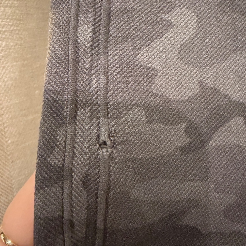 Spanx 2 Pair of Look at Me Now Green & Gray Camo Leggings, Comfy, Size Small - Picture 8 of 16